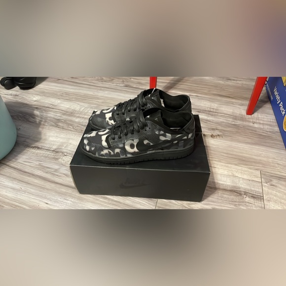 DEADSTOCK* Authentic Brand New With Tags Comme des Garcon x Nike “CDG Dunk Lows” - Picture 2 of 7
